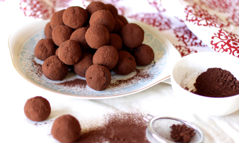 Healthy chocolate truffle balls 